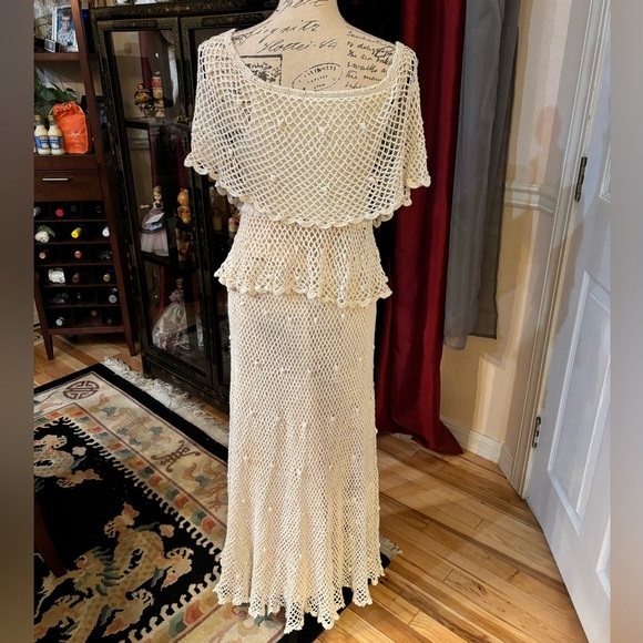 Vintage Veloso’s Gift Shop Philippines Crocheted 2 Piece Top and Skirt Set - Picture 2 of 7